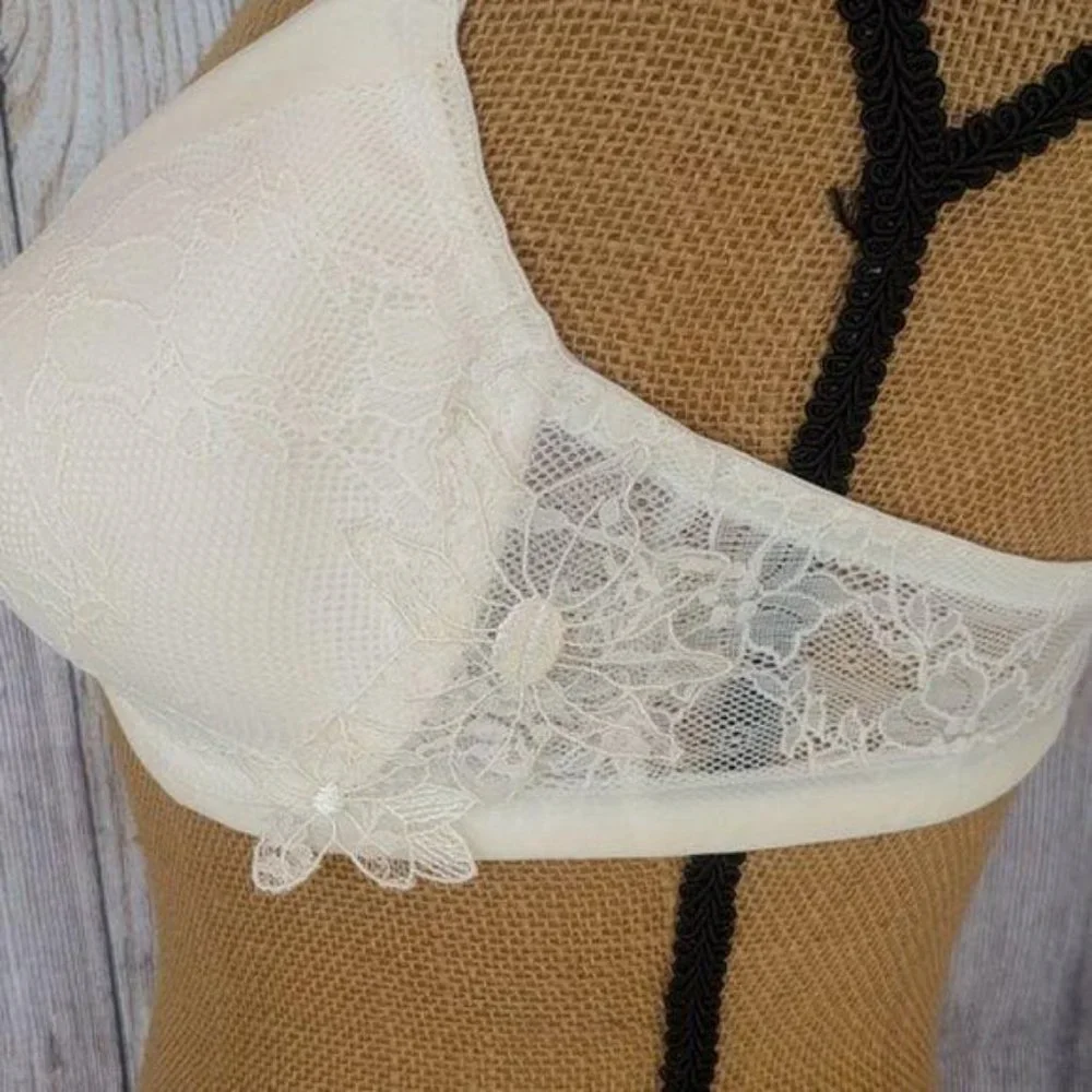 Selmark Women's Size 36C Ivory Floral Lace Lightly Lined Bra Underwire